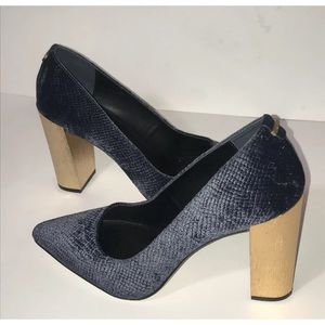 Calvin Klein Women’s Blue Velvet & Gold Heel 8.5